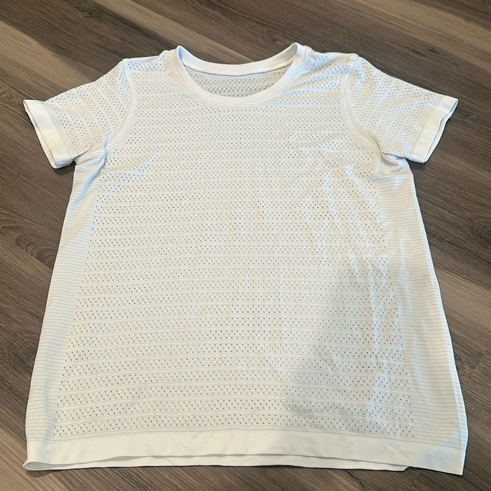 lulu lemon t shirt